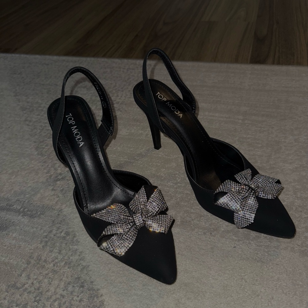 TOP Moda Black Heels with Checkered Bow